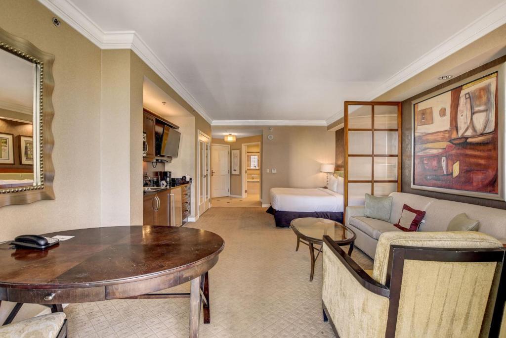 Strip & Sphere View! Privately Owned Condo Hotel-The Signature At Mgm Las Vegas Kültér fotó